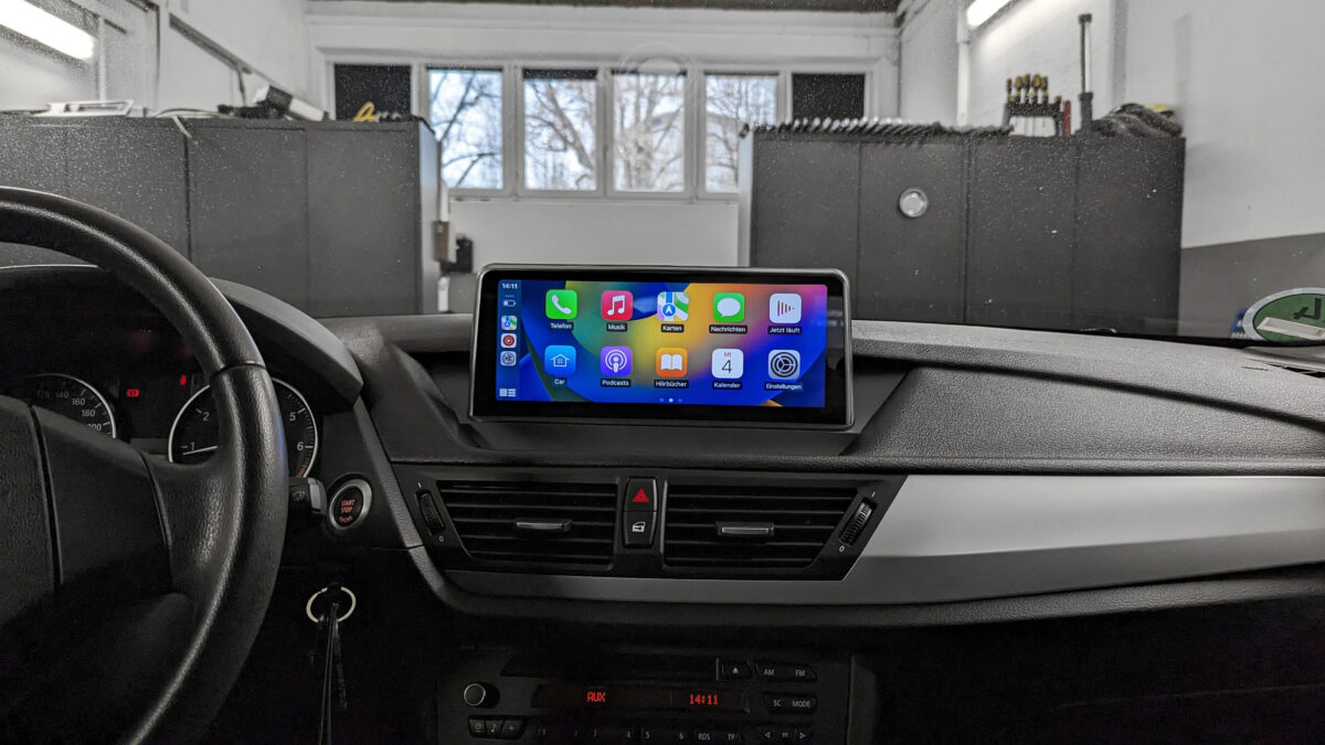 Apple CarPlay Android Auto nachrüsten BMW X1 E84 CarHex