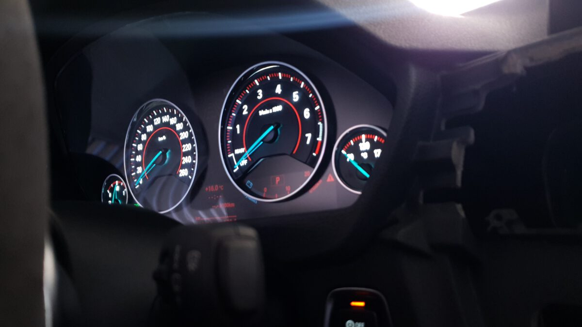 bmw_3er_4er_f30_f31_f32_F36_tacho_led_umbau_weiss_3