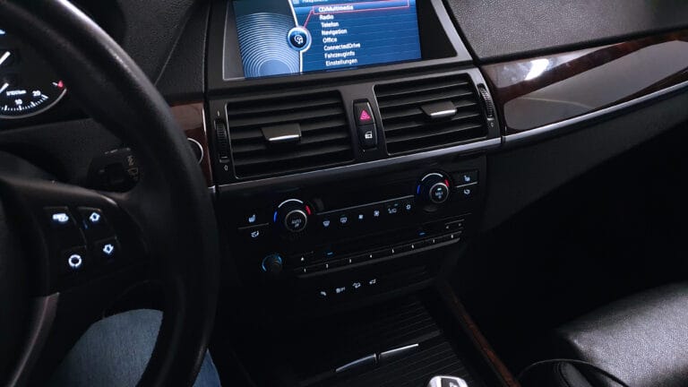 LED-Umbau im Innenraum für BMW X5/X6 E70 E71