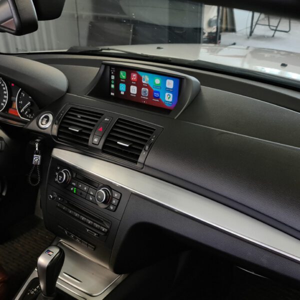 Nachrüstung von Apple-CarPlay und Android-Auto im BMW 1er E81 E82 E87 E88