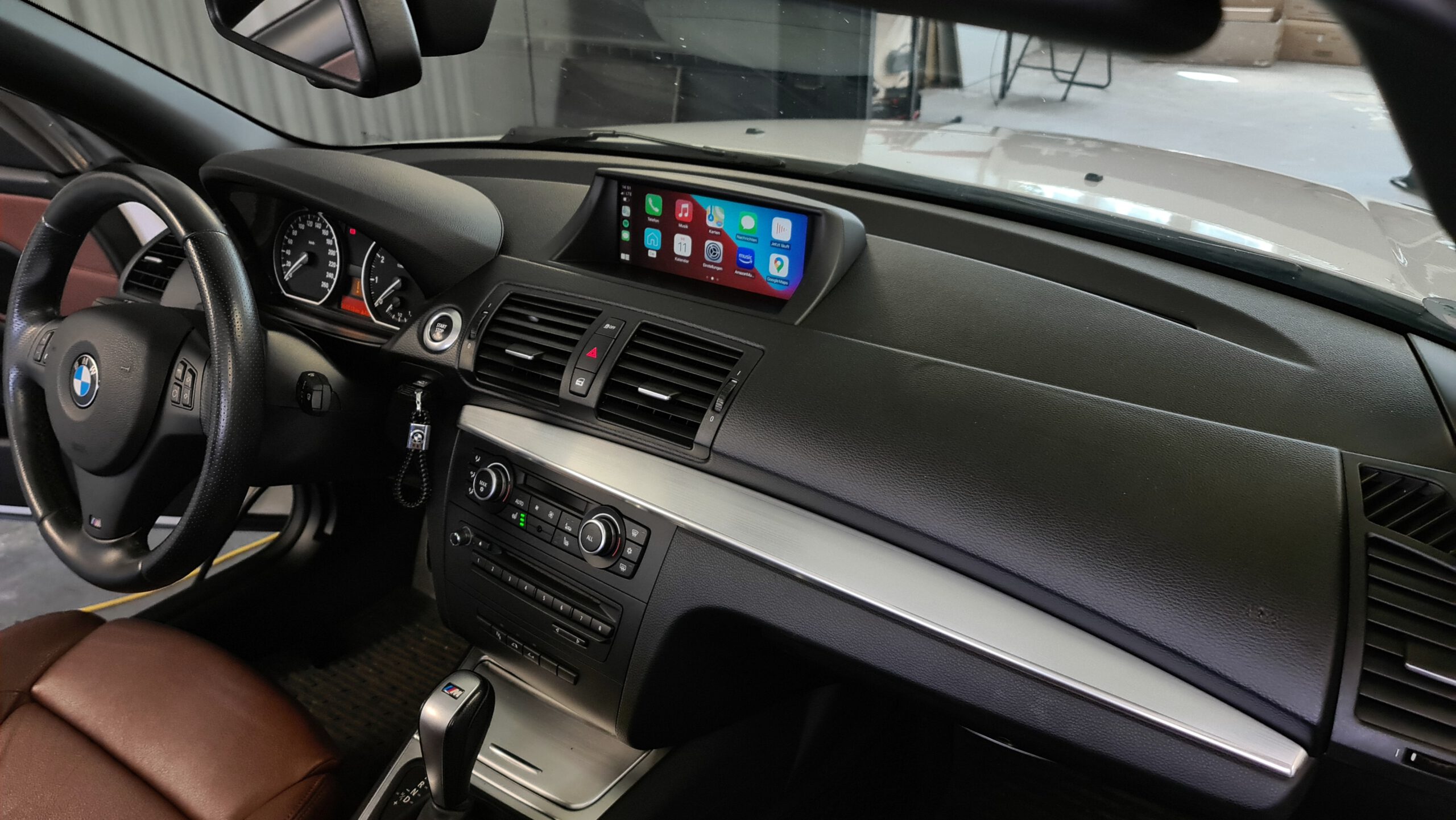 Nachrüstung von Apple-CarPlay und Android-Auto im BMW 1er E81 E82 E87 E88