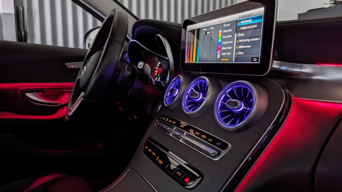 Mercedes C-Klasse W205 und GLC X253 Ambientebeleuchtung 64 Farben nachrüsten