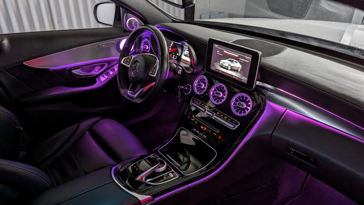 Mercedes C-Klasse W205 und GLC X253 Ambientebeleuchtung 64 Farben nachrüsten