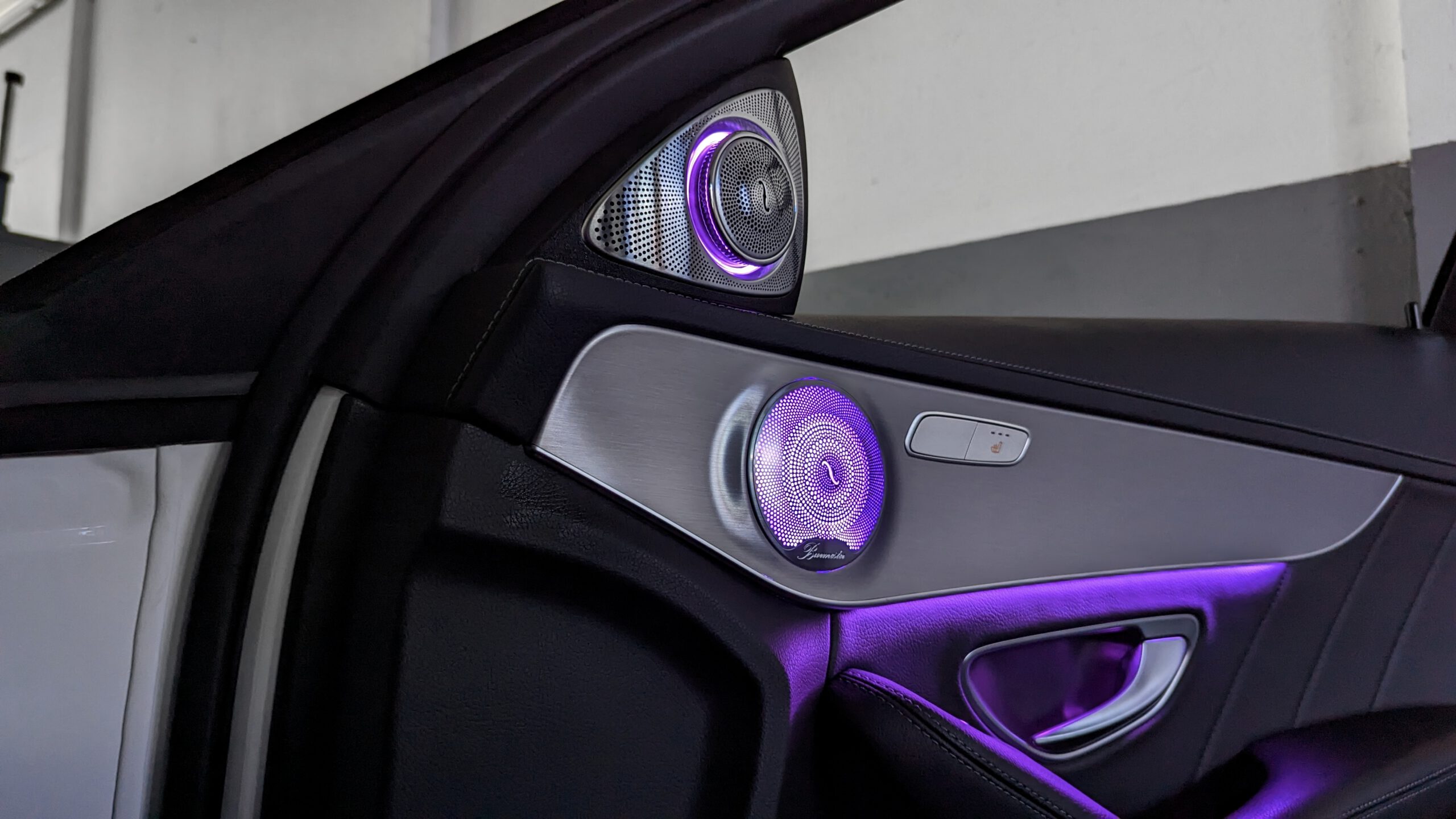 Ambientebeleuchtung für Mercedes GLC X253 mit 64 Farben inkl. Einbau  (Nachrüstung)