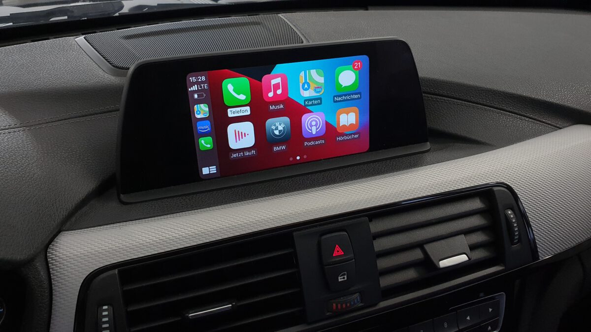 Apple-CarPlay mit 6.5 Zoll Display im 3er BMW