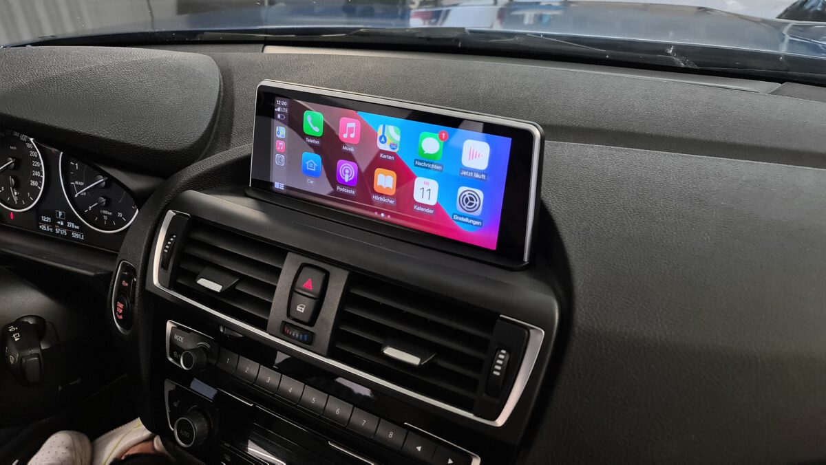 Nachrüsten von Apple-CarPlay & Android Auto im BMW 2er M2 Competition