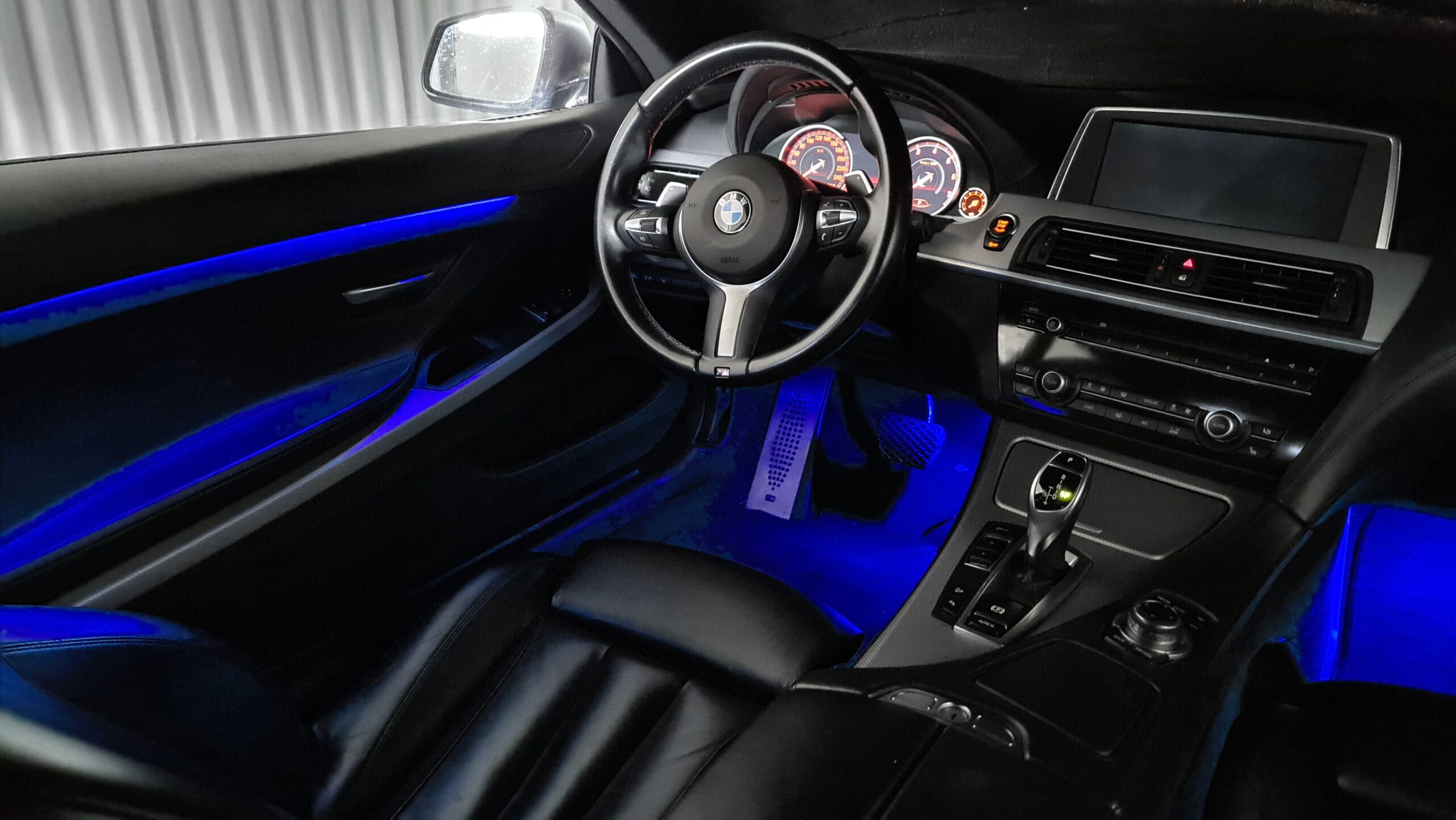 Ambiente Beleuchtung  im BMW Nachrüsten 