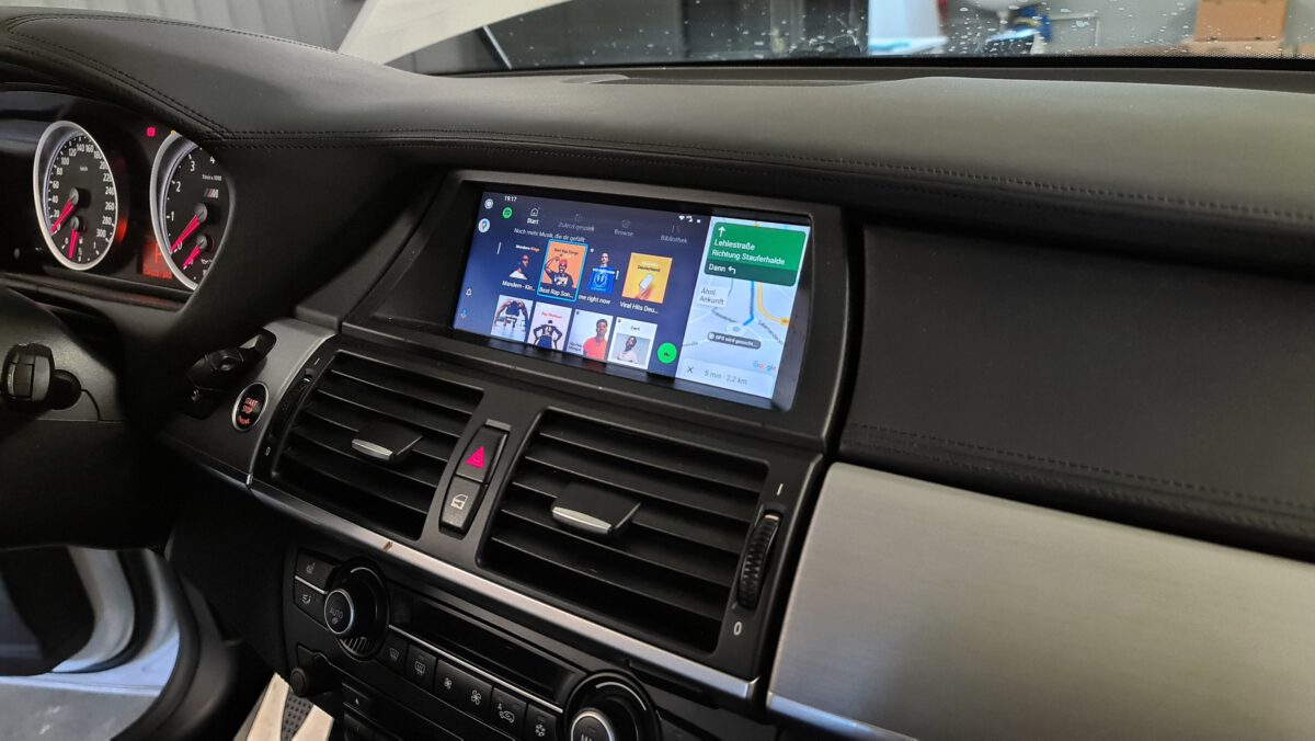 Nachrüstung von Apple-CarPlay & Android-Auto im BMW X5 X6 E70 E71