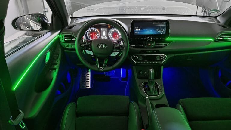 Hyundai i30N mehrfarbige Ambientebeleuchtung professionell nachgerüstet