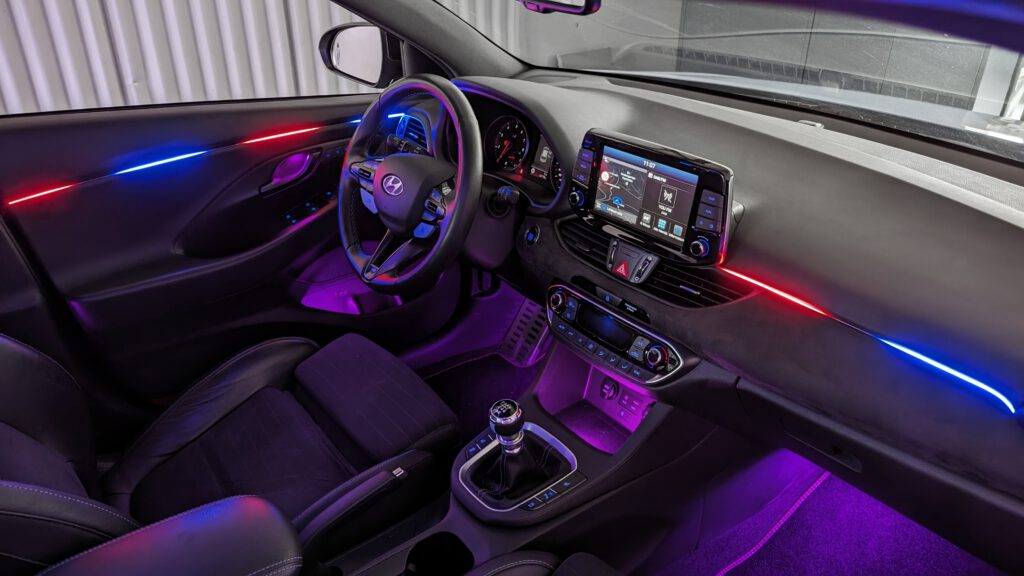 Ambientebeleuchtung für Hyundai i30/i30N inkl. Einbau - CarHex