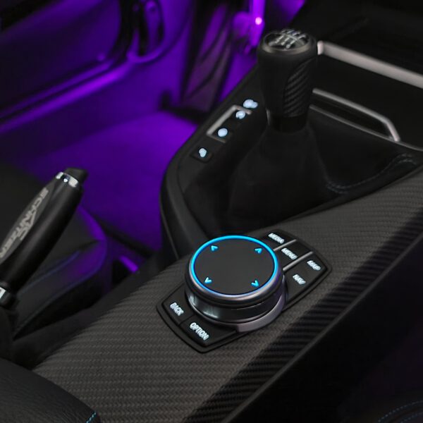 Interior LED-Umbau von Orange zu Weiß im BMW M2 Competition