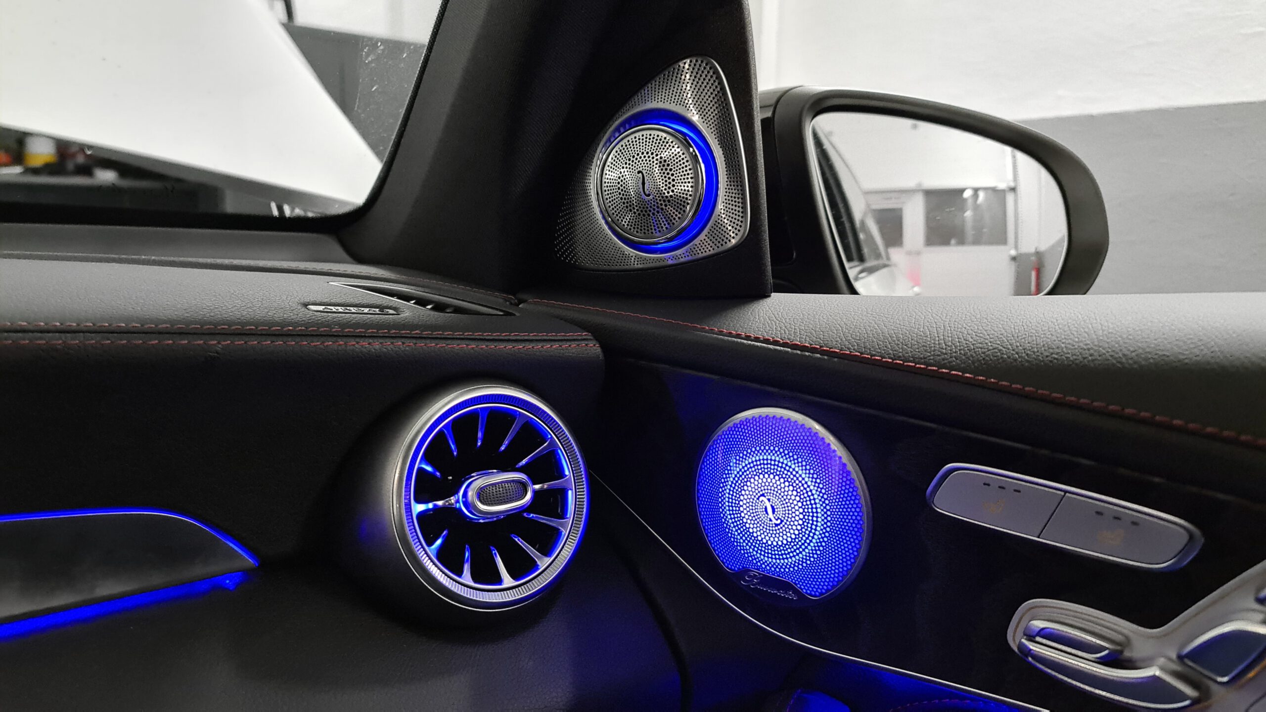 Ambientebeleuchtung nachrüsten in jedem Auto / RGBIC RGB full LED