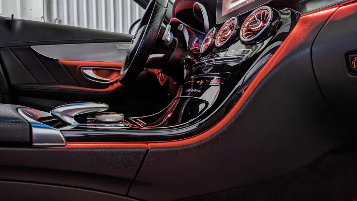 Mercedes W205 GLC Innenbeleuchtung mit 3D Hochtöner und beleuchteten Luftdüsen nachrüsten