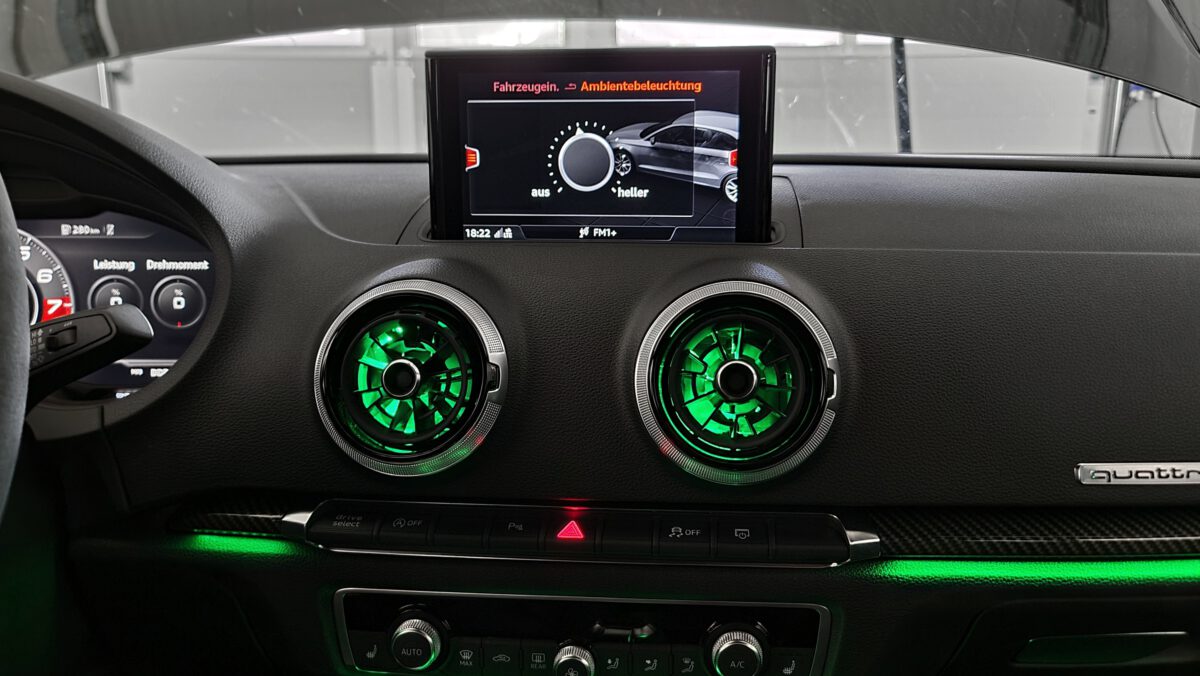Nachrüstung der Ambientebeleuchtung mit Einbau im Audi A3 S3 RS3 8V