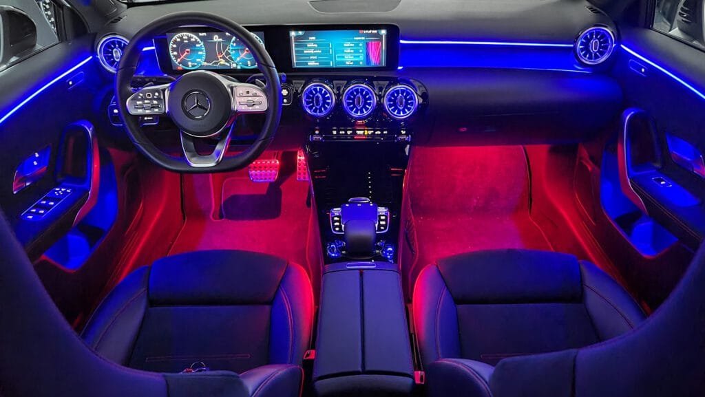 ambientebeleuchtung-mercedes-a-klasse-w177-einbau-carhex
