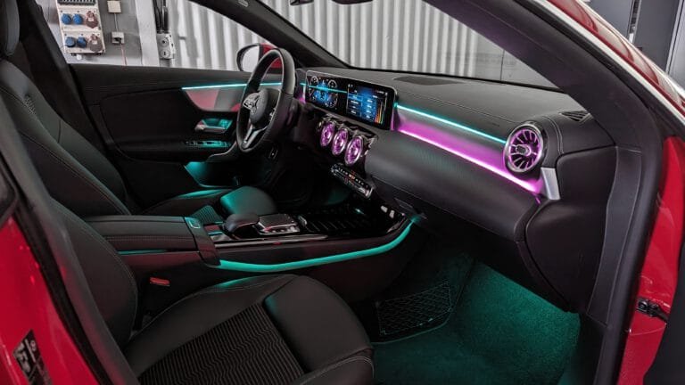 Ambientebeleuchtung für Mercedes CLA C118 X118 mit 64 Farben inkl. Einbau (Nachrüstung)