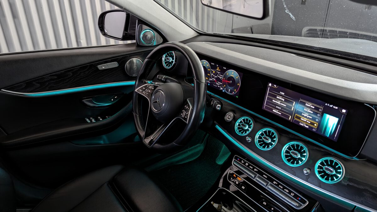 Ambientebeleuchtung für Mercedes E-Klasse W213 mit 64 Farben inkl. Einbau (Nachrüstung) – Bild 4