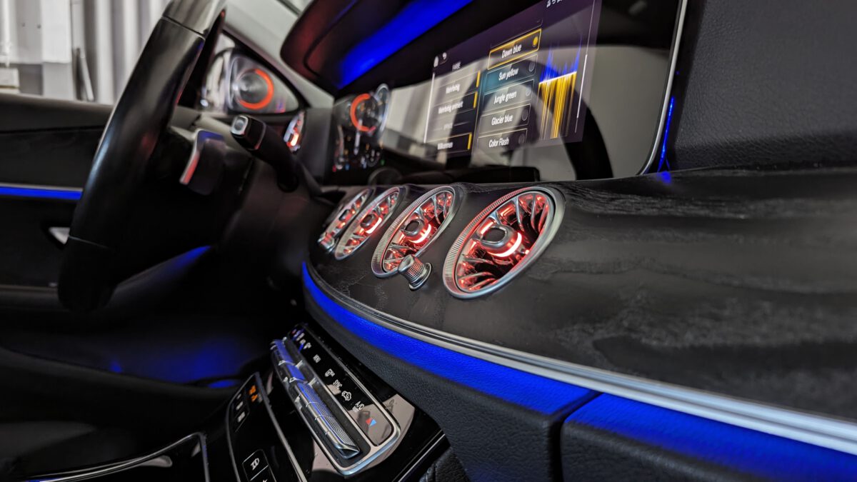 Ambientebeleuchtung für Mercedes E-Klasse W213 mit 64 Farben inkl. Einbau (Nachrüstung) – Bild 2