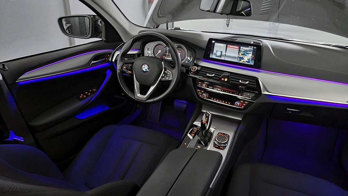 BMW 4UR ambientes Licht im 5er G30 G31 nachrüsten