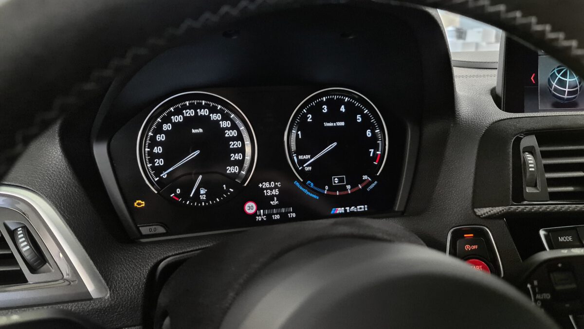 BMW 1er F20 F21 Black Panel Tacho nachrüsten