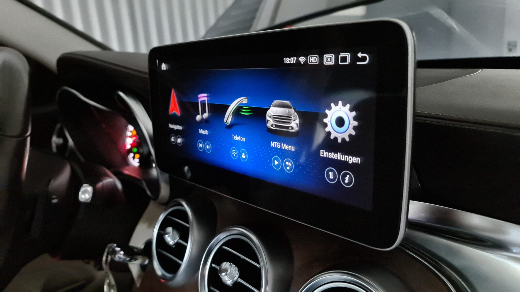 AndroidNavi (+ CarPlay & Einbau) für Mercedes CKlasse W205 CarHex