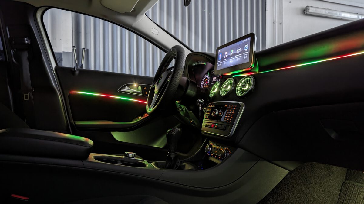 mercedes_aklasse_cla_gla_w176_c117_ambientebeleuchtung_dynamisch_innebeleuchtung_nachrüsten_2 Dynamische Ambientebeleuchtung im Mercedes CLA A-Klasse GLA C117 W176 nachrüsten