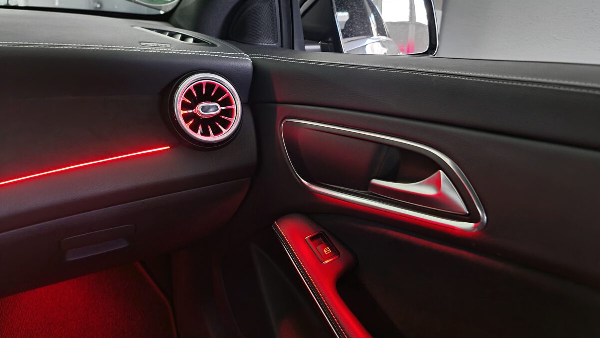 mercedes_cla_gla_a-klasse_12_farben_ambientebeleuchtung_nachrüsten_11 Nachrüstung der Ambientebeleuchtung im Mercedes CLA GLA A-Klasse