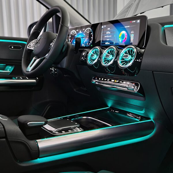 Nachrüstung der Ambientebeleuchtung im Mercedes GLA/B-Klasse