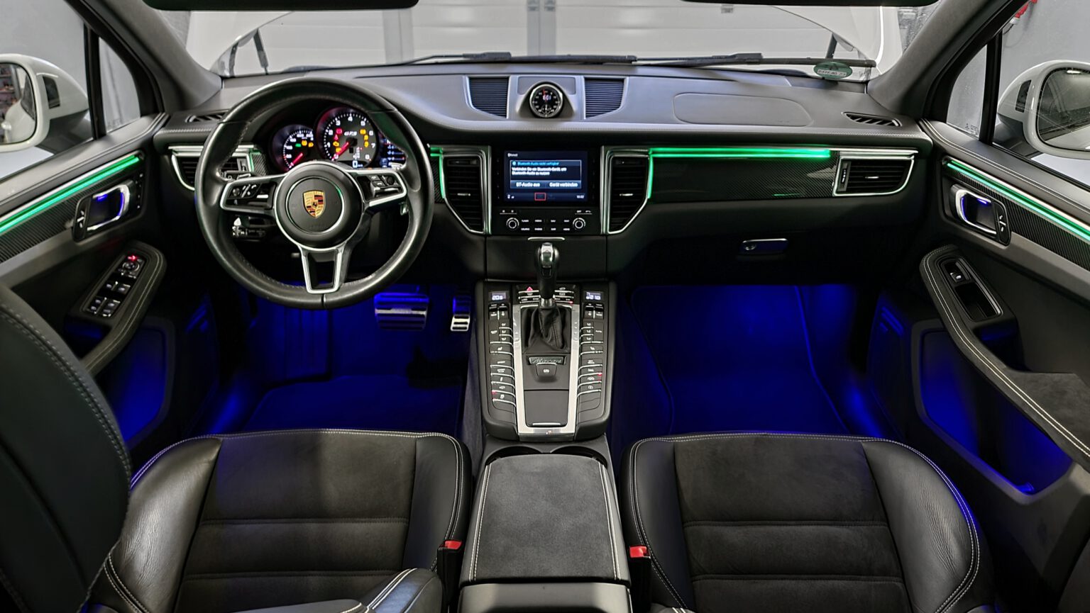 Ambientebeleuchtung für Porsche Macan inkl. Einbau CarHex