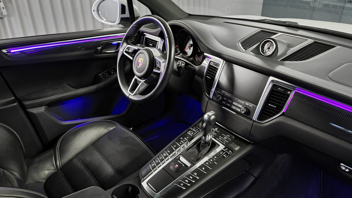 Porsche Macan S GTS RGB Ambientebeleuchtung nachrüsten