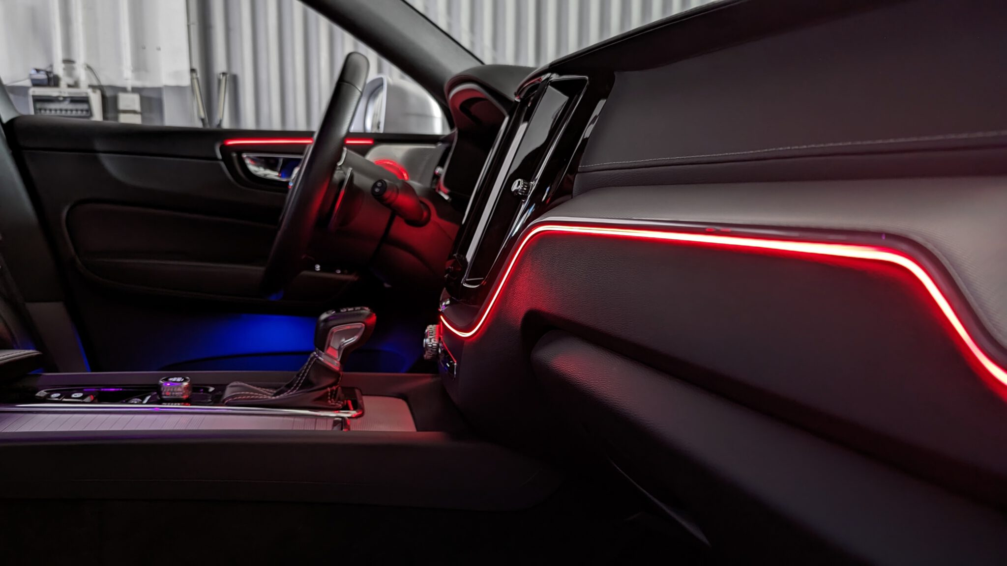 Ambientebeleuchtung für Volvo XC60 inkl. Einbau CarHex