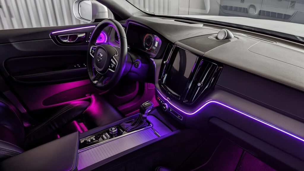 Ambientebeleuchtung für Volvo XC60 inkl. Einbau CarHex