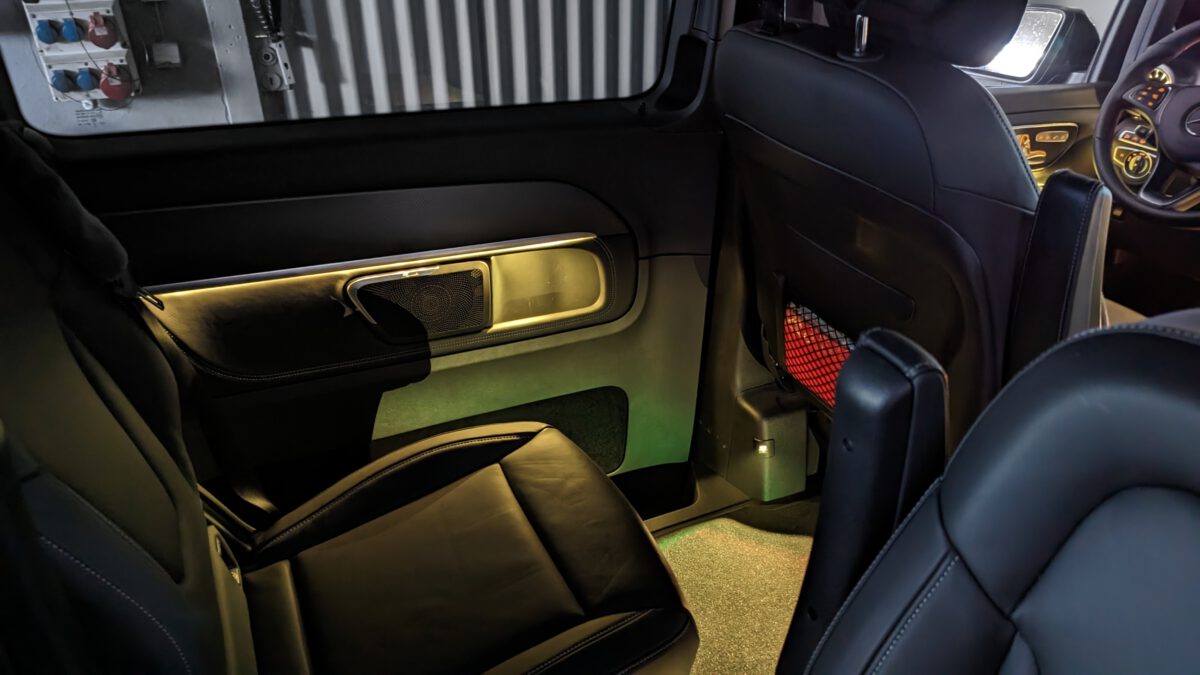 Nachrüstung der mehrfarbigen Ambientebeleuchtung in der Mercedes V-Klasse W447