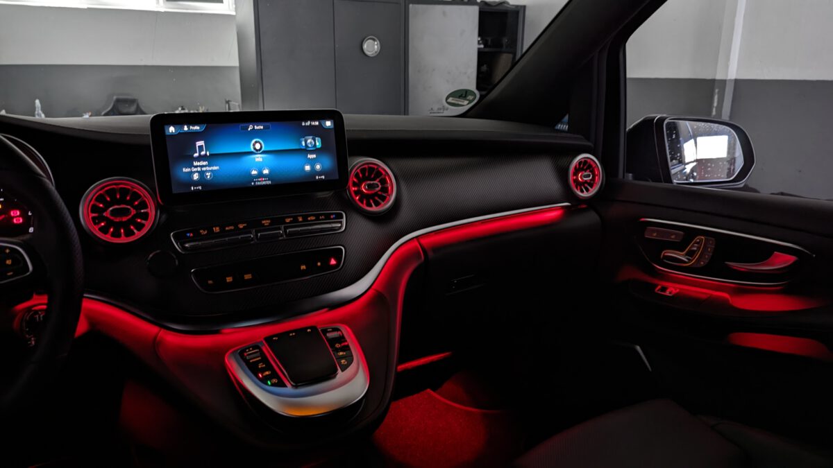 Nachrüstung der mehrfarbigen Ambientebeleuchtung in der Mercedes V-Klasse W447