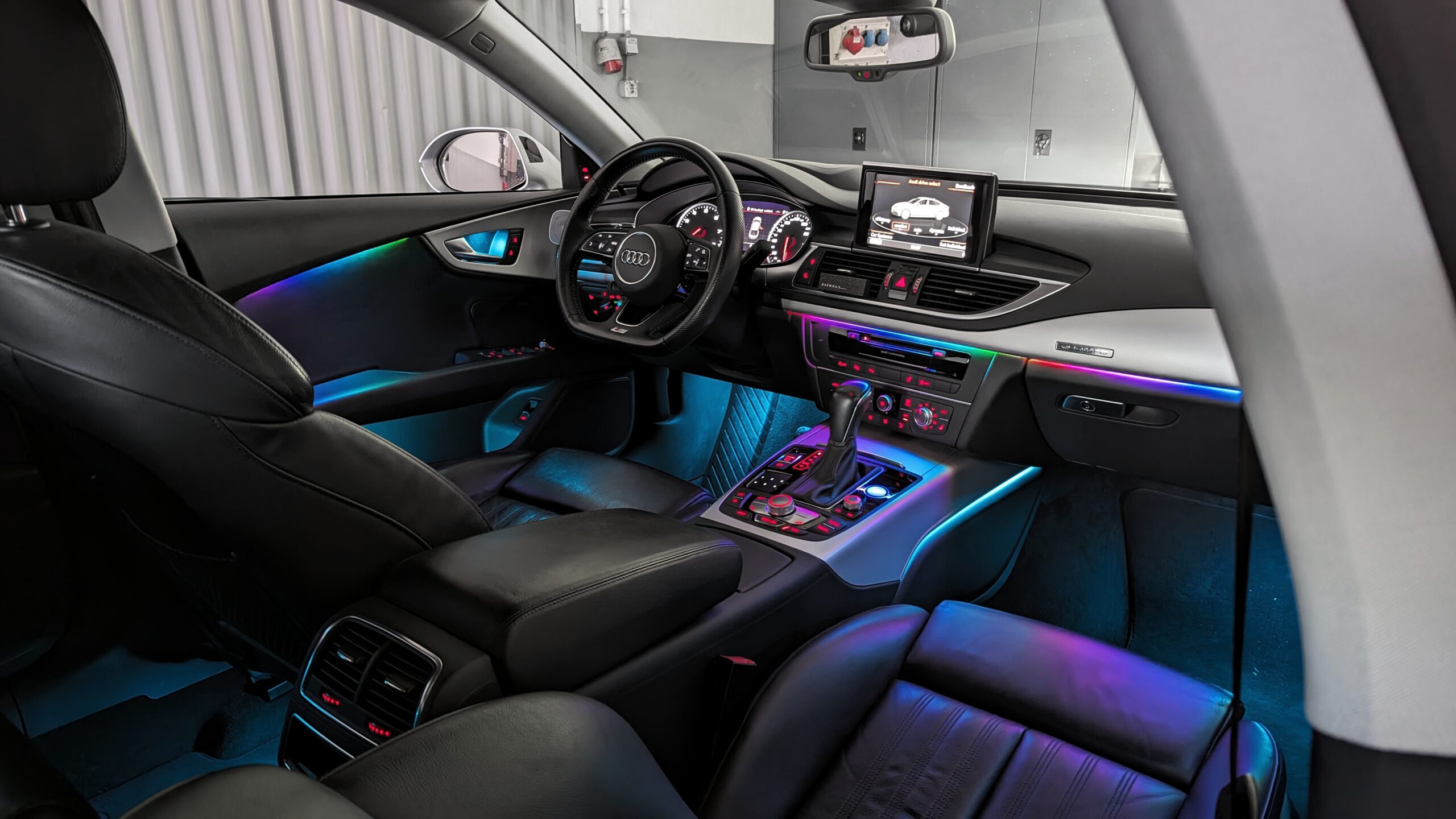 AUDI A6 4G C7 LED Ambientebeleuchtung während Fahrt freischalten