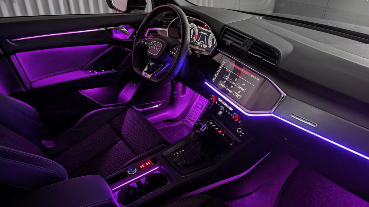 audi_q3_f3_ambientebeleuchtung_nachrüsten_led_innenbeleuchtung_30_farben_1 Nachrüstung der mehrfarbigen Ambientebeleuchtung im Audi Q3 F3