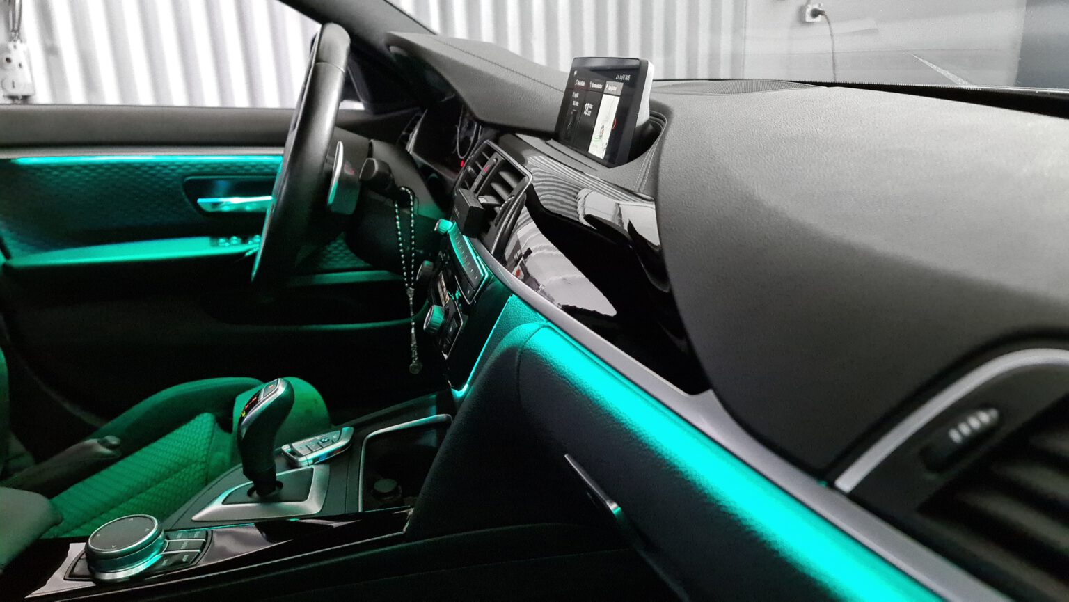 Ambientebeleuchtung für BMW M3 F80 % inkl. Einbau - CarHex