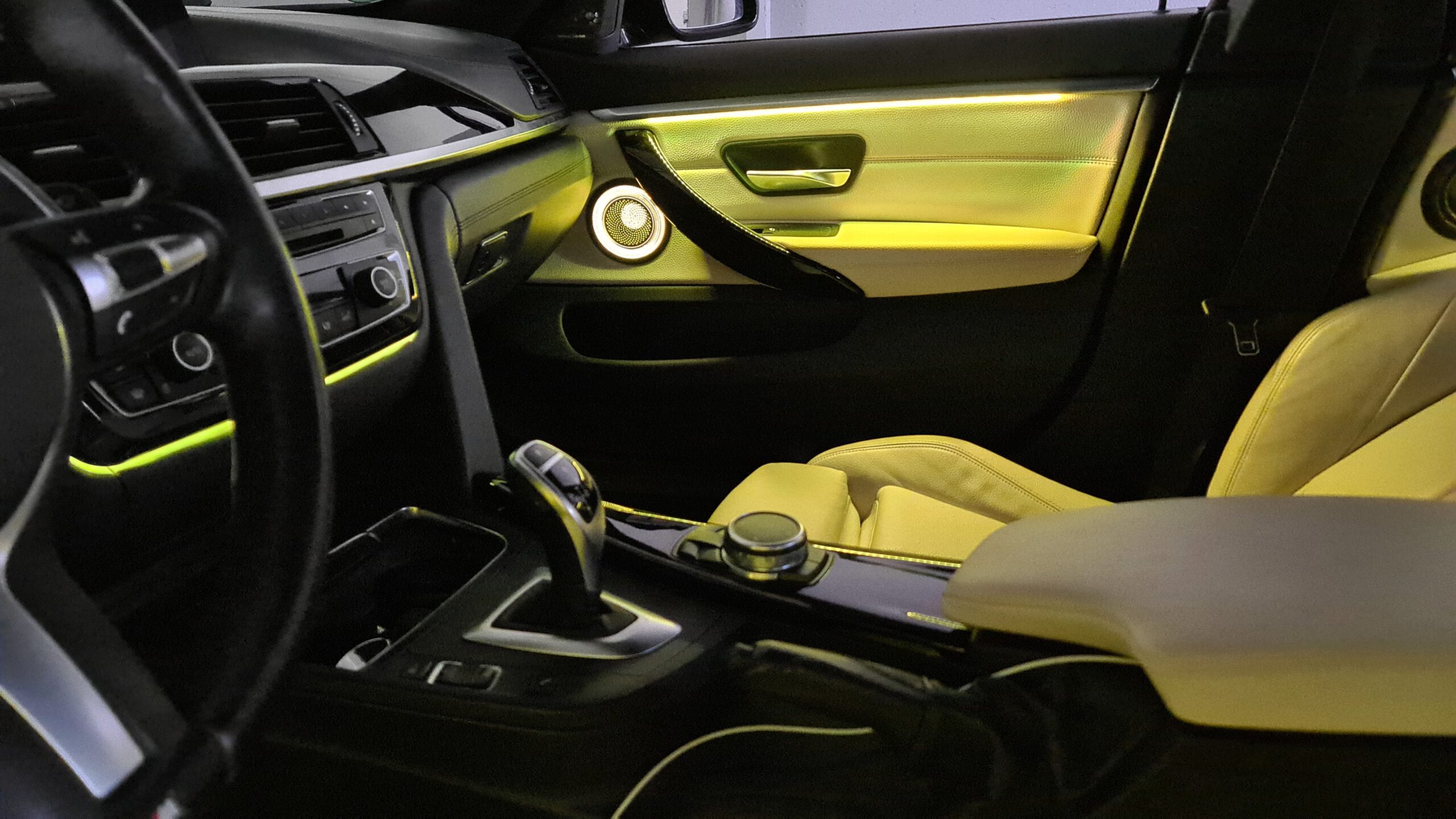 Ambientebeleuchtung für BMW 4er F32 F33 F36 inkl. Einbau - CarHex
