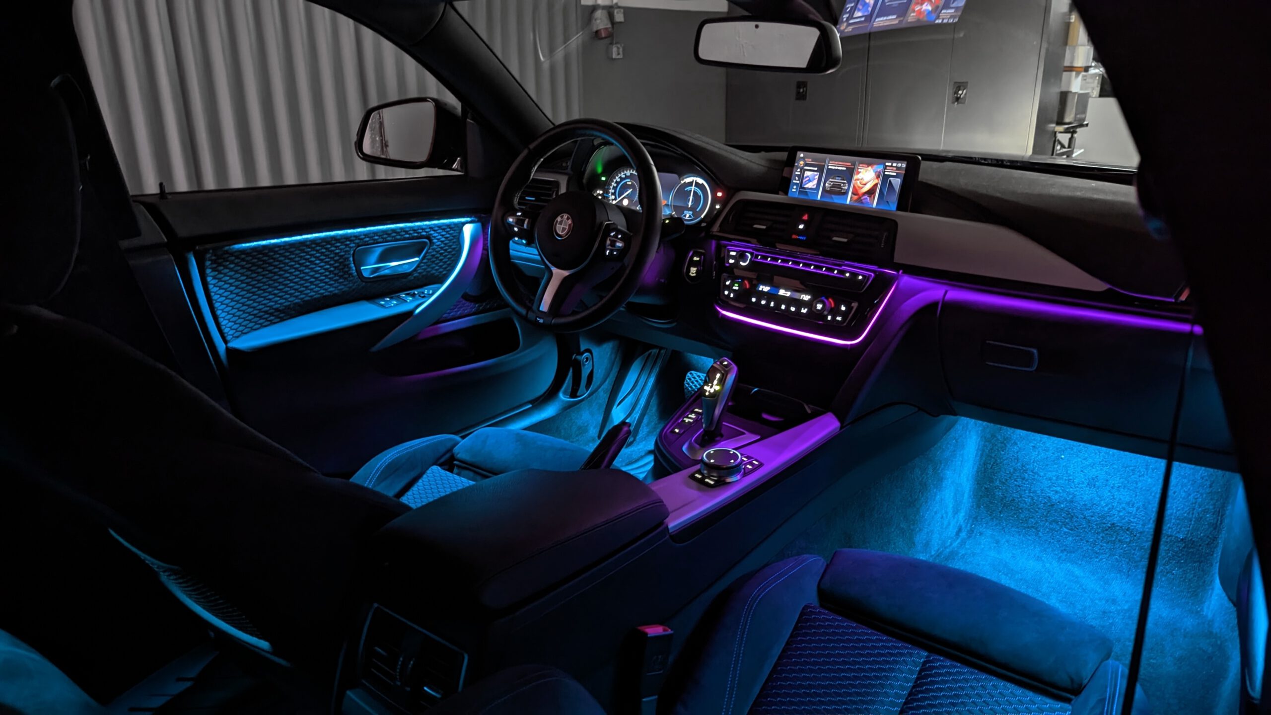 Auto-Fußraumbeleuchtung nachrüsten mit dem RGB LED-Set von Goovee! 