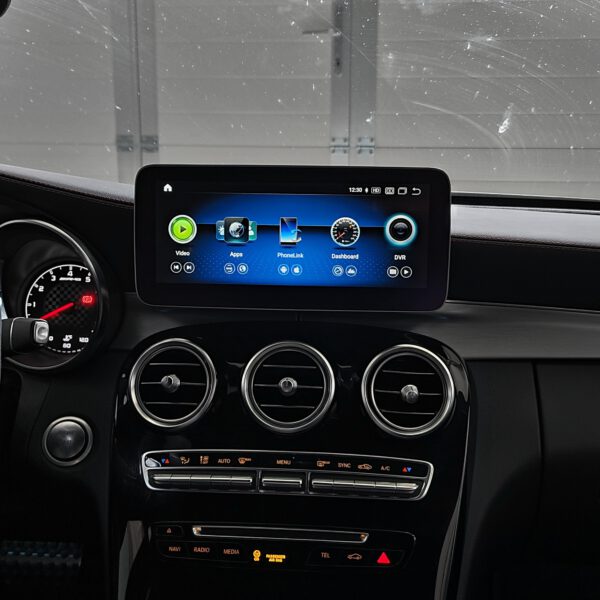 Apple-CarPlay und Android-Navigation mit Touch im Mercedes GLC nachrüsten