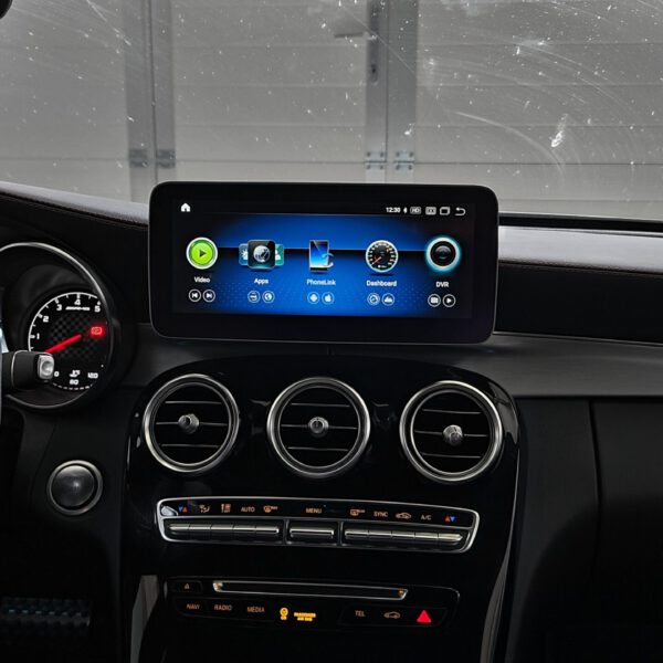 Apple-CarPlay und Android-Navigation mit Touch im Mercedes GLC nachrüsten