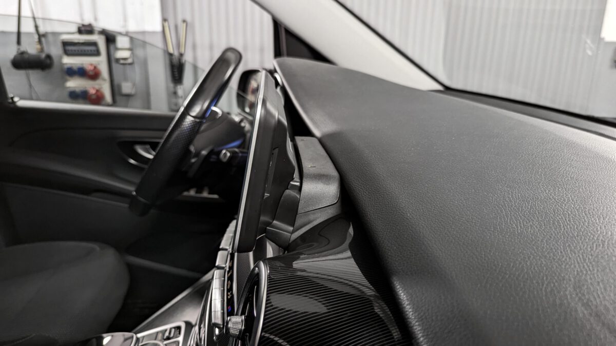 Mercedes Vito Viano MarcoPolo Apple-CarPlay nachrüsten mit Touch-Display