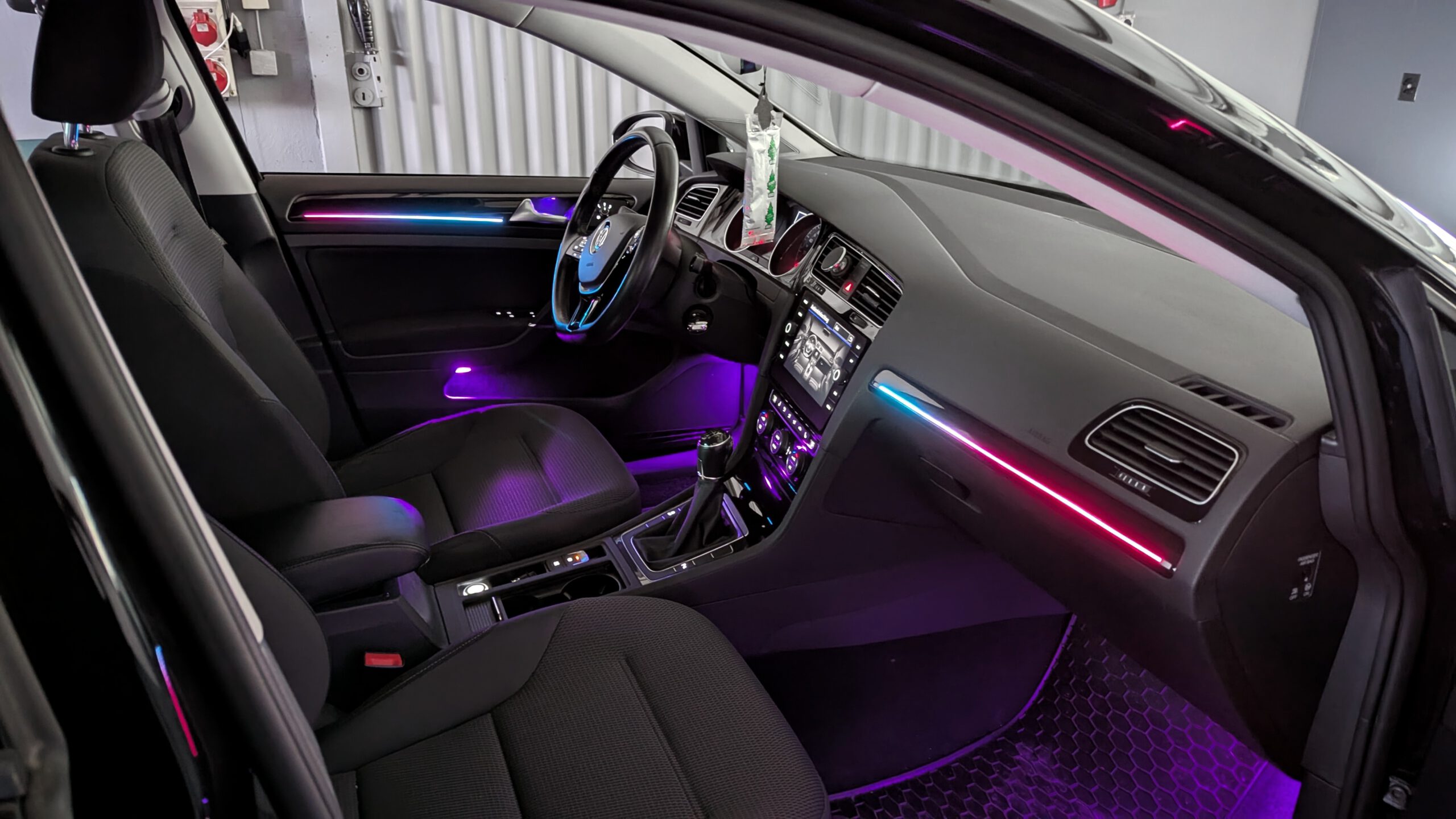 Ambientebeleuchtung für VW Golf 7 inkl. Einbau (Nachrüstung) – Bild 1