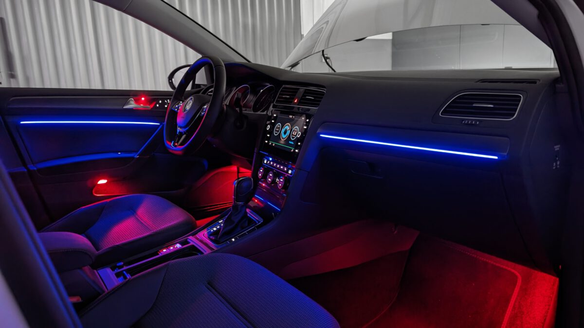 vw_golf_mk7_ambientebeleuchtung_10_30_farben_nachrüsten_2 Mehrfarbige Ambientebeleuchtung mit 30 Farben im VW Golf MK7 7.5 GTI GTD nachrüsten
