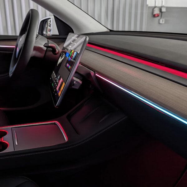Tesla Model 3 & Model Y Ambientebeleuchtung mit Gravur-Leisten und Dynamic-Mode