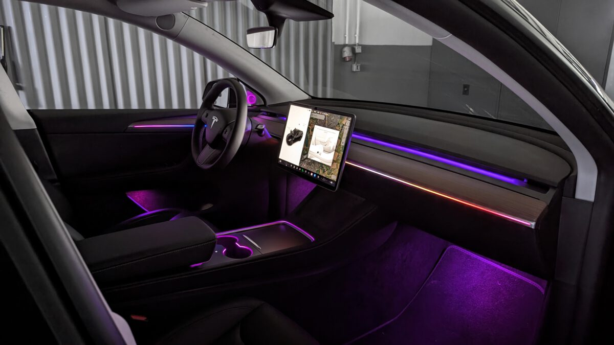 Tesla Model 3 & Model Y Ambientebeleuchtung mit Gravur-Leisten und Dynamic-Mode