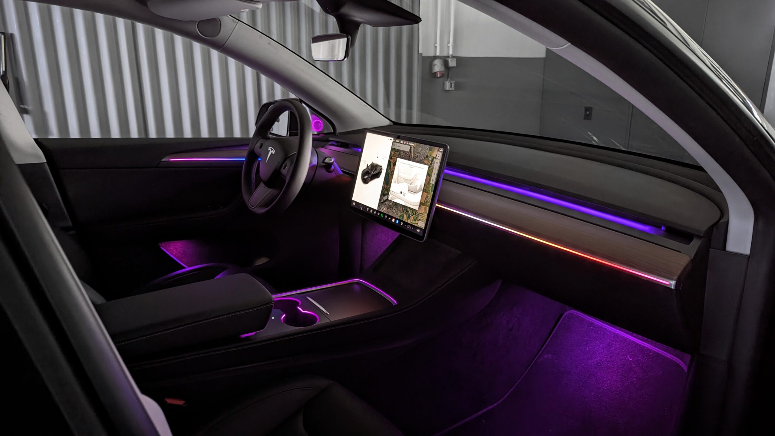 Aktualisiert für Tesla Model 3 Model Y Mittelkonsole Armaturenbrett  Fußbrunnen LED-Streifenlicht mit App-Steuerung Innen-Neonlichter
