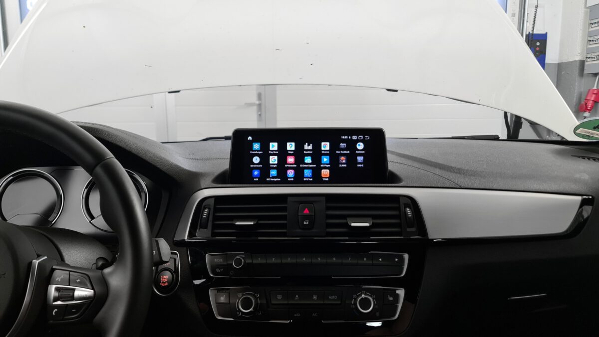 BMW 2er F22 F23 NBT EVO Android-Navi mit Apple-CarPlay nachrüsten