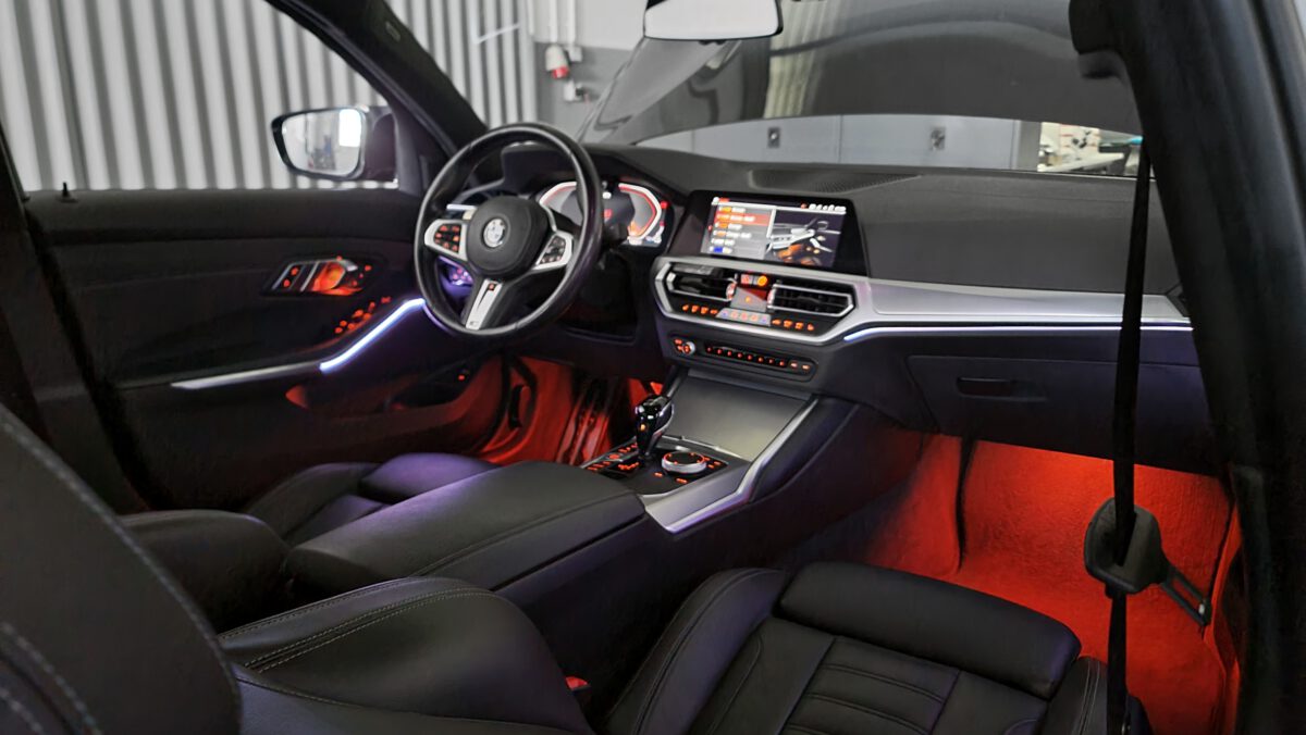bmw_3er_g20_g21_m3_ambientebeleuchtung_nachrüsten_mgu_id7_5 Nachrüstung der mehrfarbigen Ambientebeleuchtung im BMW 3er G20 G21