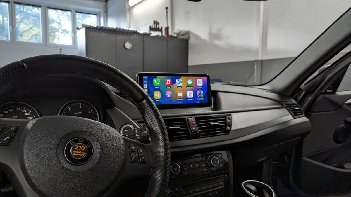 bmw_x1_e84_android_navigation_apple_carplay_nachrüstung_display_navi_2 Android-Navigation V2 (Black-Frame & CarPlay) Touch für BMW X5 E70 – Bild 2